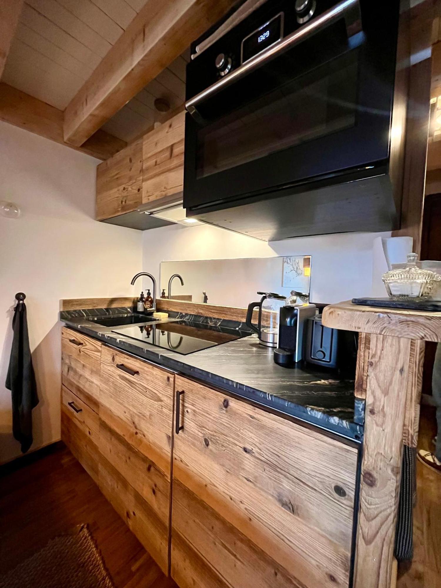 Appartement Ensoleille Aux Tines, Vue Massif Chamonix Eksteriør billede