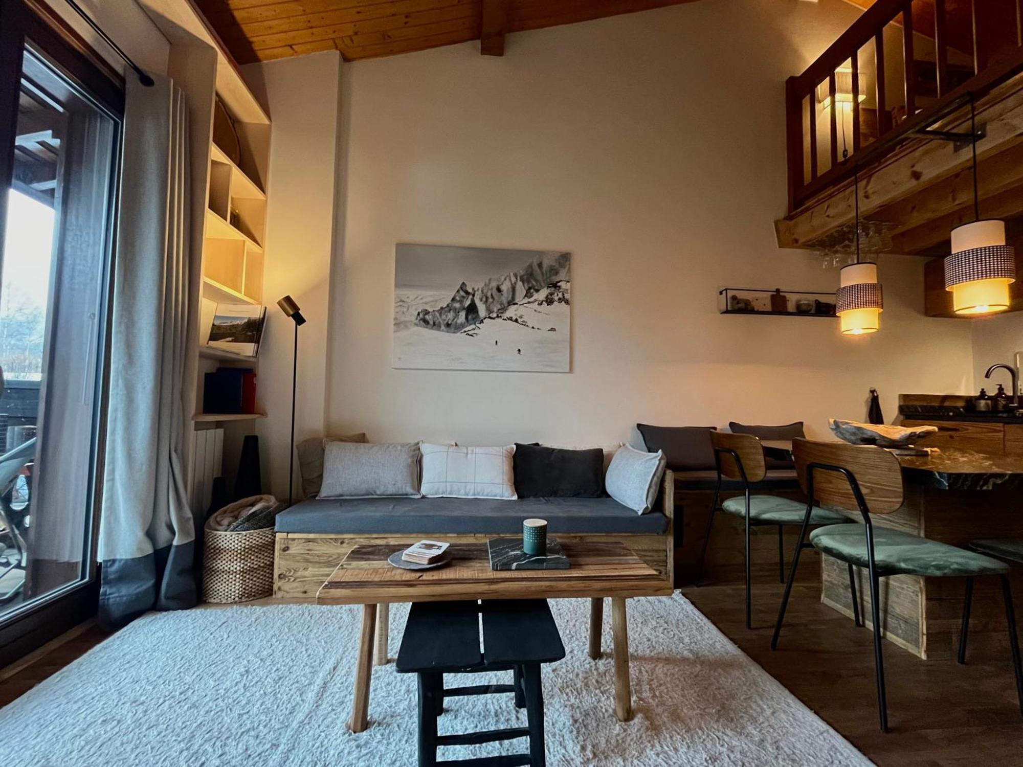 Appartement Ensoleille Aux Tines, Vue Massif Chamonix Eksteriør billede