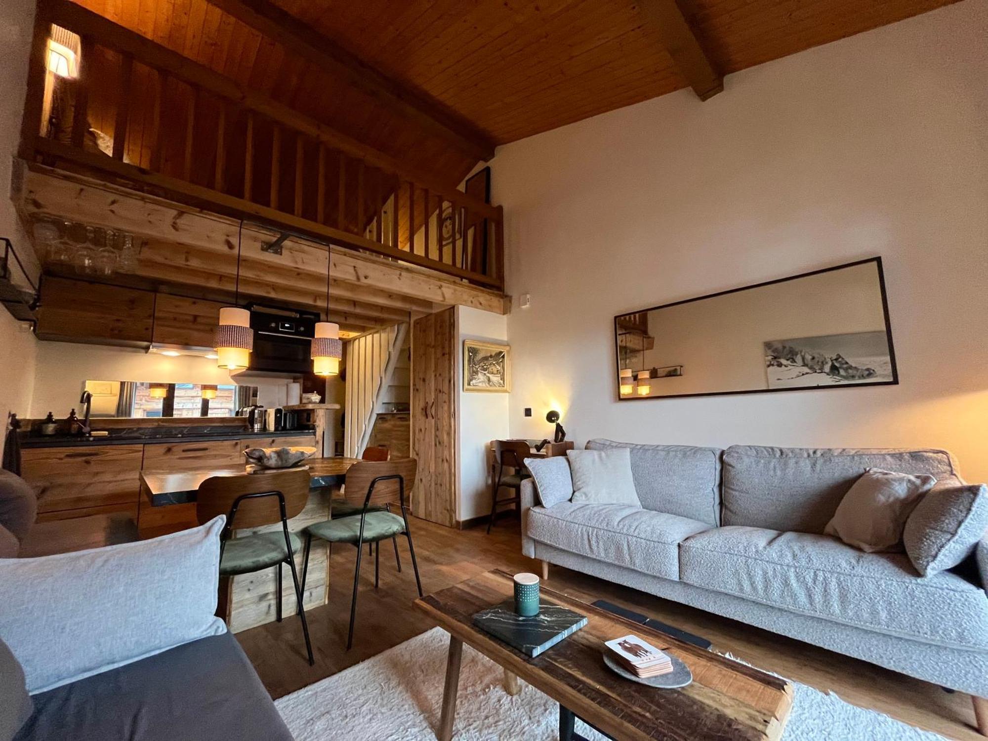 Appartement Ensoleille Aux Tines, Vue Massif Chamonix Eksteriør billede